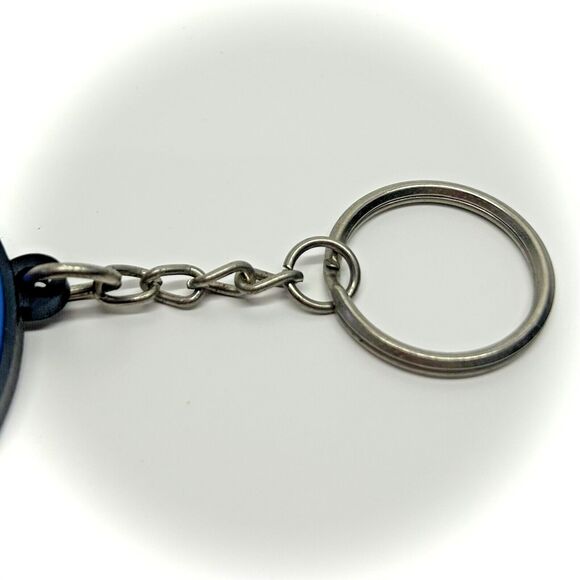 Vintage Planet Hollywood PVC Rubber Keychain Red/Blue Classic Globe Logo 90s - Picture 4 of 5